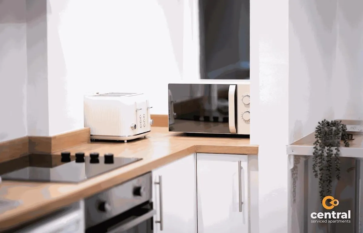 Central Serviced Apartments - 2 Bedrooms - Modern - Unique Touches - Free Street Parking - Fully Equipped - Close To City Centre - Short & Long Term Stays Available Dundee