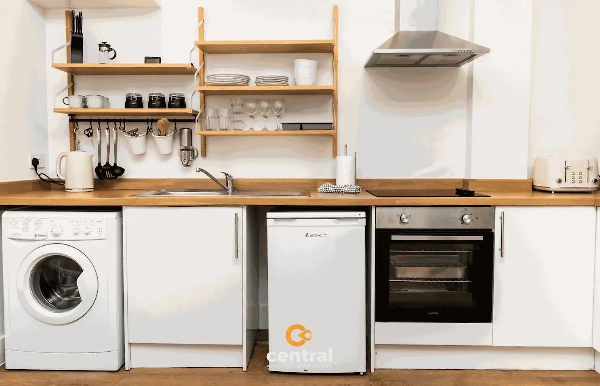 Central Serviced Apartments - 2 Bedrooms - Modern - Unique Touches - Free Street Parking - Fully Equipped - Close To City Centre - Short & Long Term Stays Available Dundee