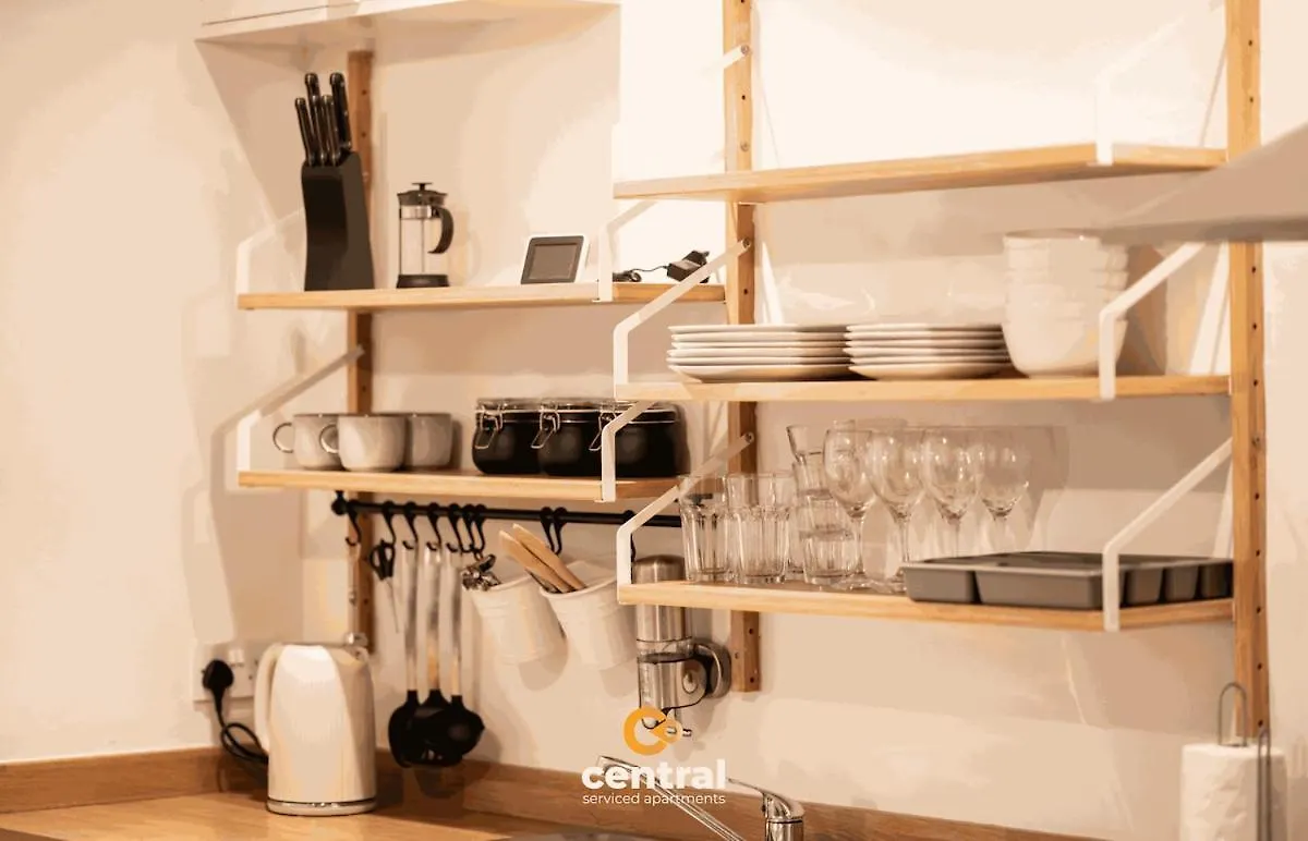 Central Serviced Apartments - 2 Bedrooms - Modern - Unique Touches - Free Street Parking - Fully Equipped - Close To City Centre - Short & Long Term Stays Available Dundee
